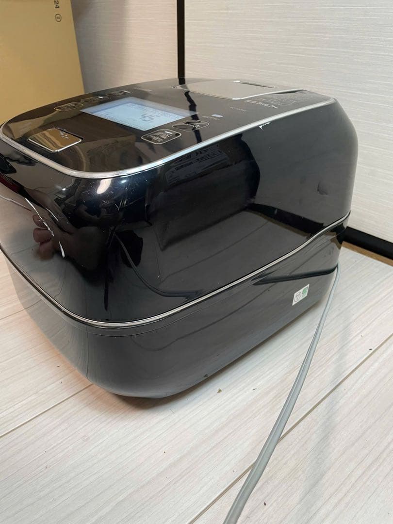 値下！東芝 真空圧力 IH炊飯器 5.5合 備長炭かまど本羽釜 RC-10ZWL