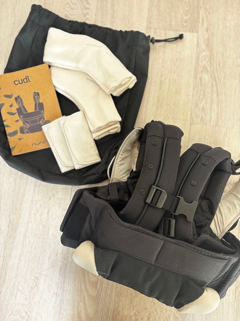 【新品未使用】ヌナ　抱っこひも　カドル　nuna cudl キャビア