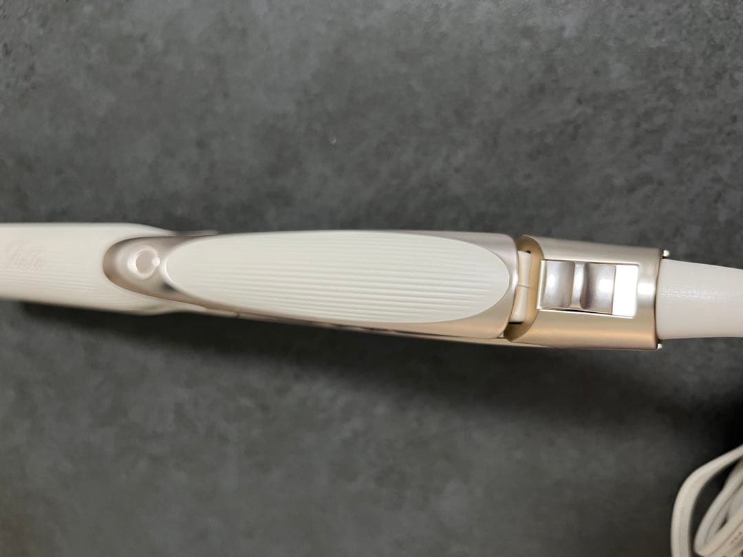 kmyum　リファストレートアイロン