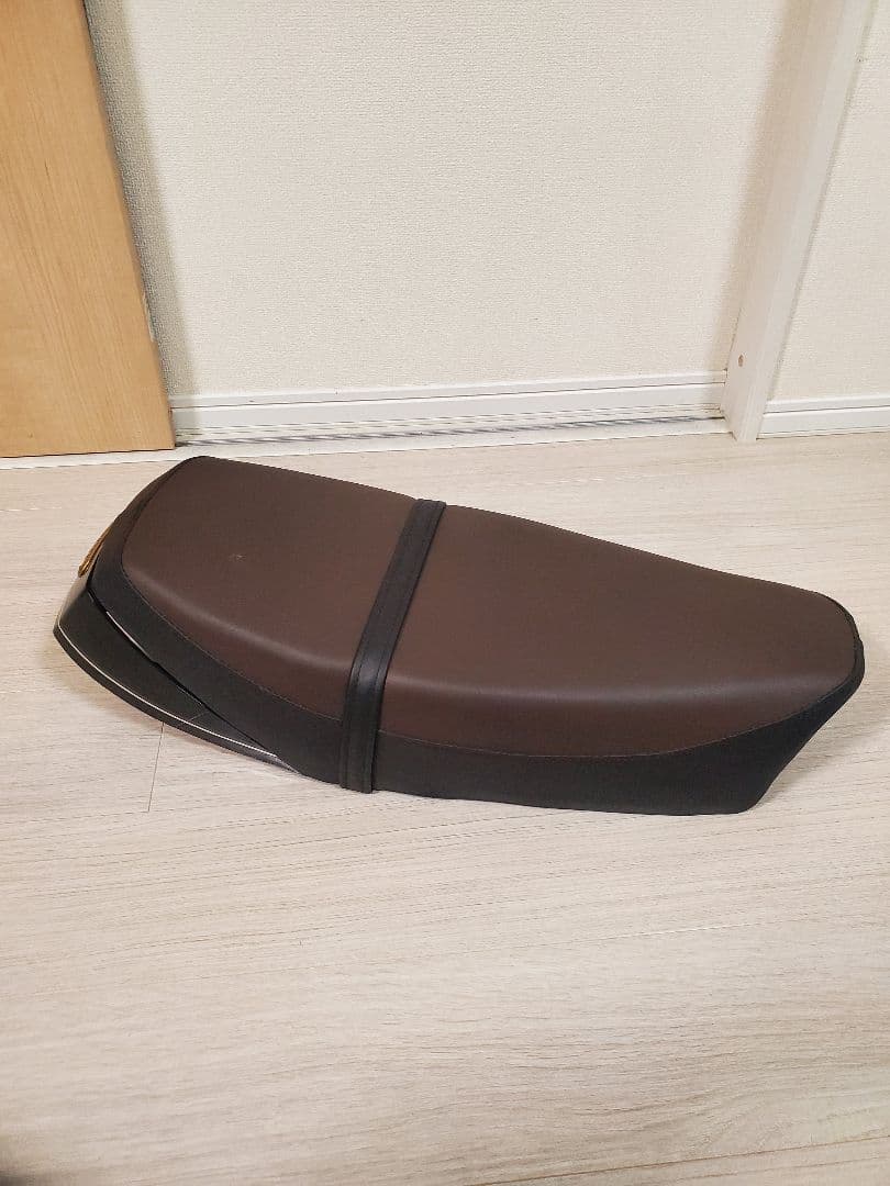 sr400 純正シート　グリタリングブラック