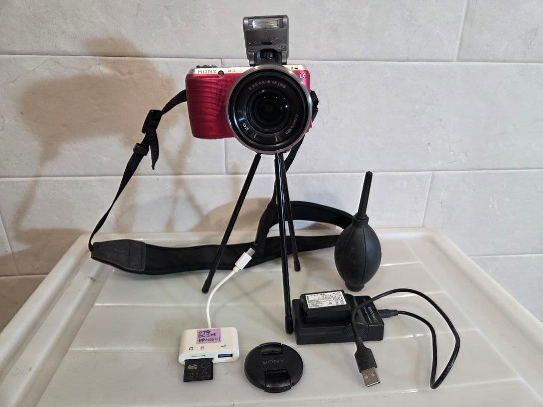 SONY NEX-C3 ミラーレスカメラ ピンク 色々フルセット付き【値下げ】