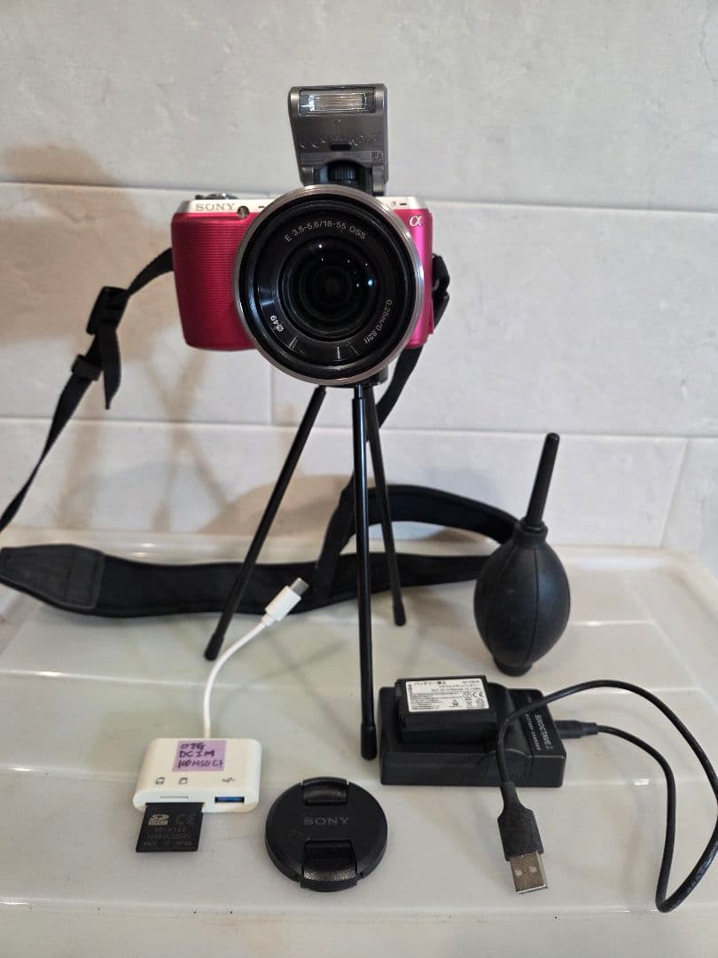 SONY NEX-C3 ミラーレスカメラ ピンク 色々フルセット付き【値下げ】