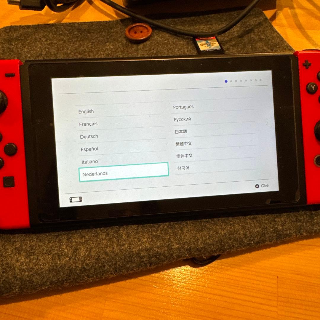 Nintendo Switch 本体 赤/黒 ポケモンソード付き