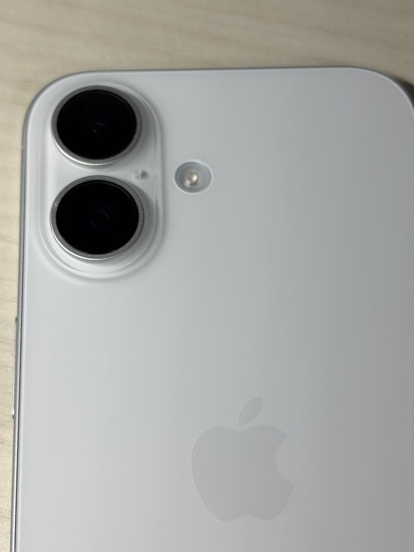 美品｜iPhone 16 ホワイト128GB＋おまけ（フィルムとケース）