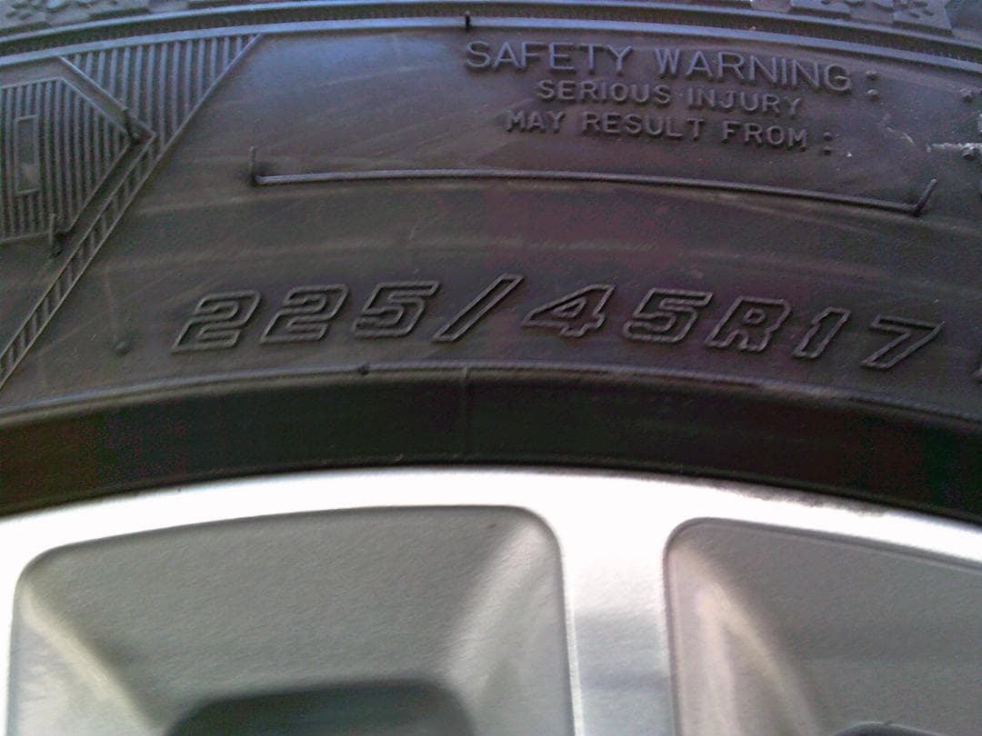 送料込☆グッドイヤーアイスナビ8☆225/45R17☆22年☆バリ山☆MINI等