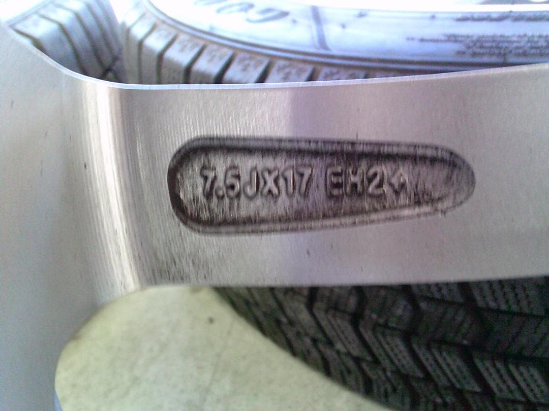 送料込☆グッドイヤーアイスナビ8☆225/45R17☆22年☆バリ山☆MINI等