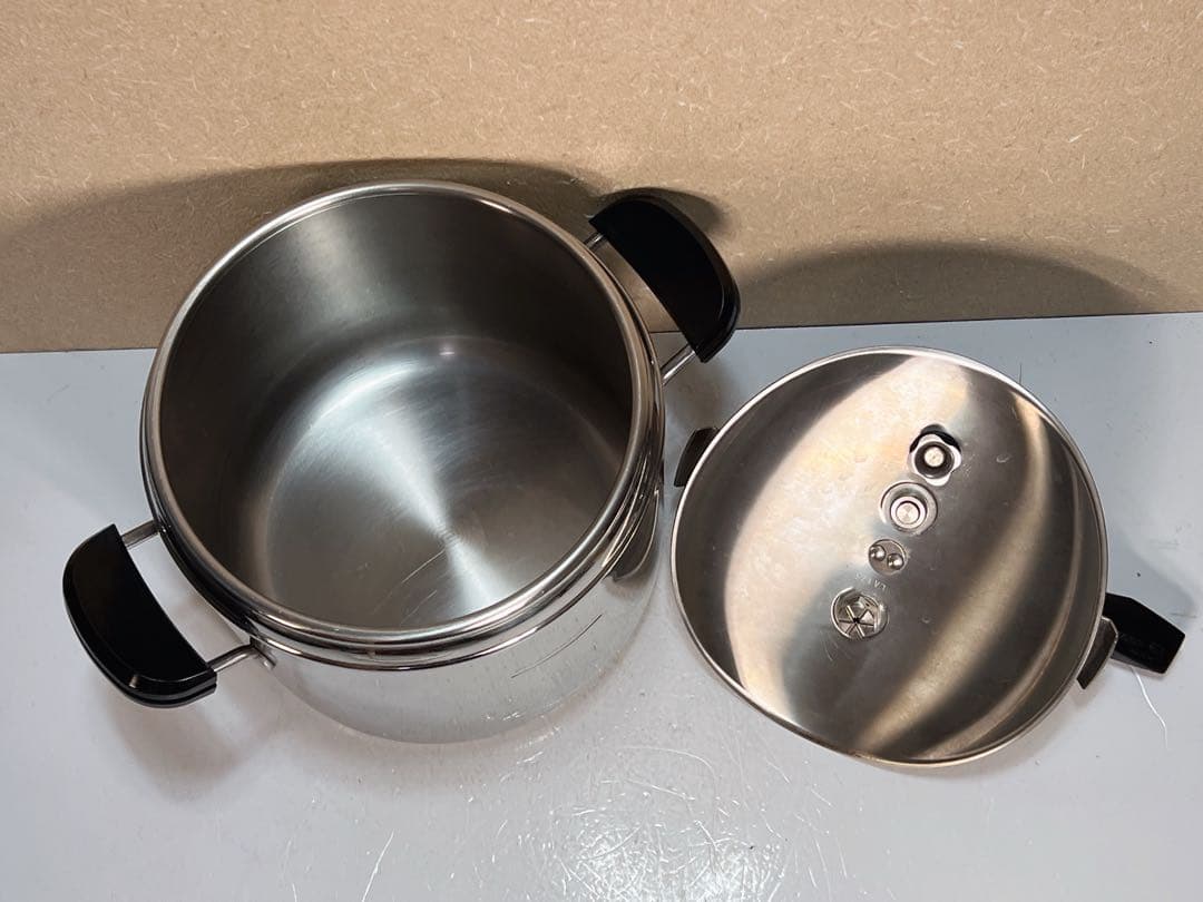 ラゴスティーナ ステンレス圧力鍋 22cm 7L