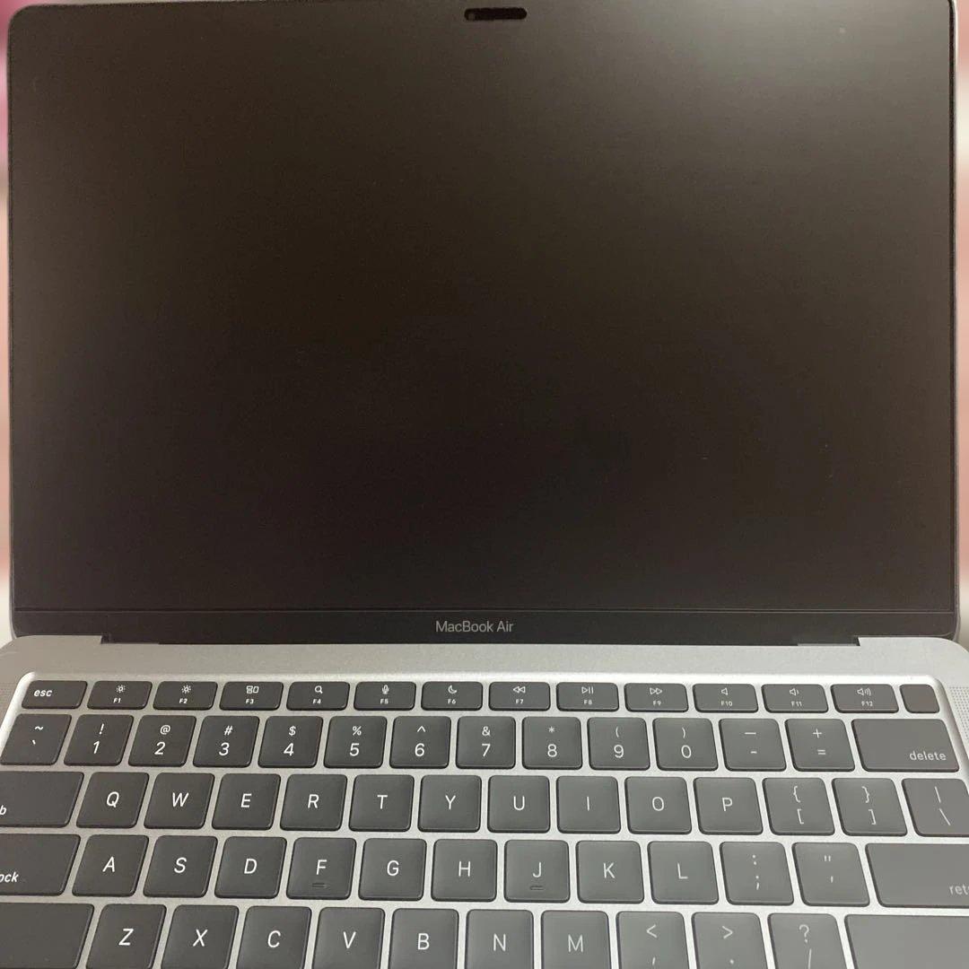 Apple MacBook Air 13インチ（M1チップ搭載）