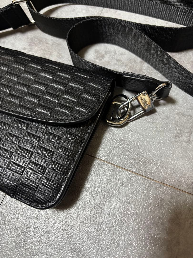 KITH クロスボディバック ショルダーバッグ