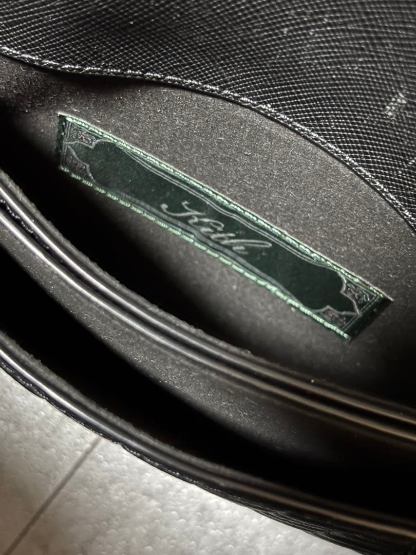 KITH クロスボディバック ショルダーバッグ