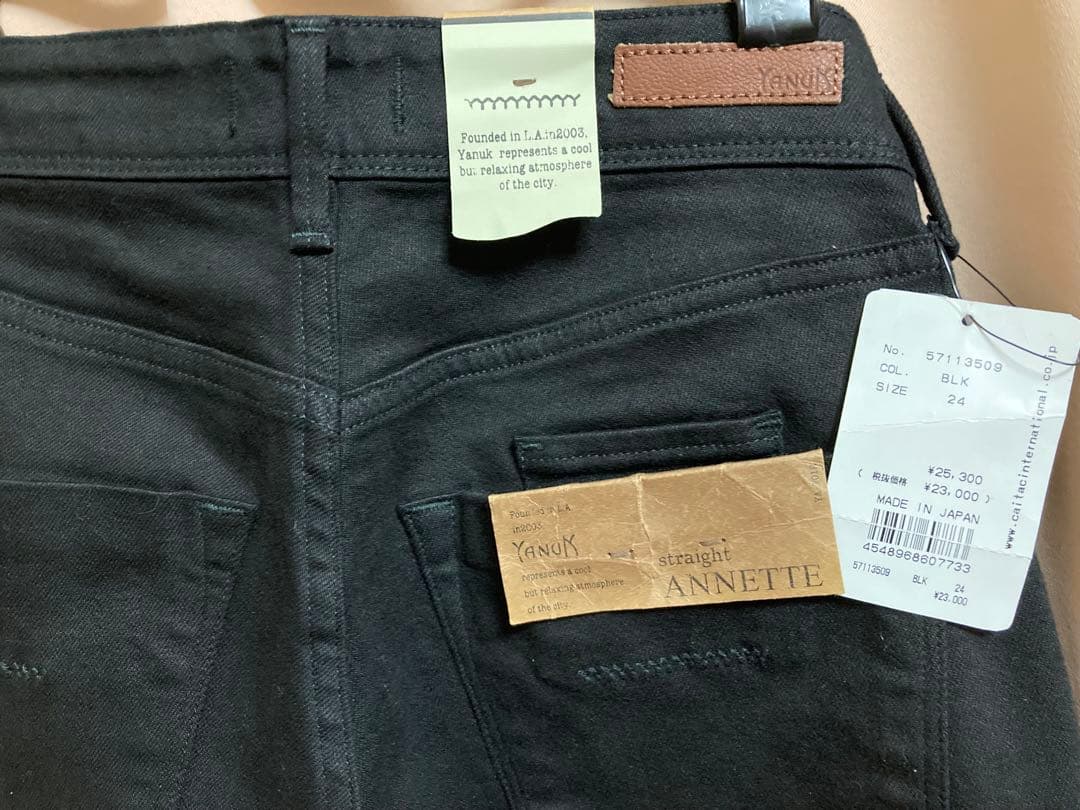 【新品タグ付】ヤヌークstraight ANNETT 24サイズ
