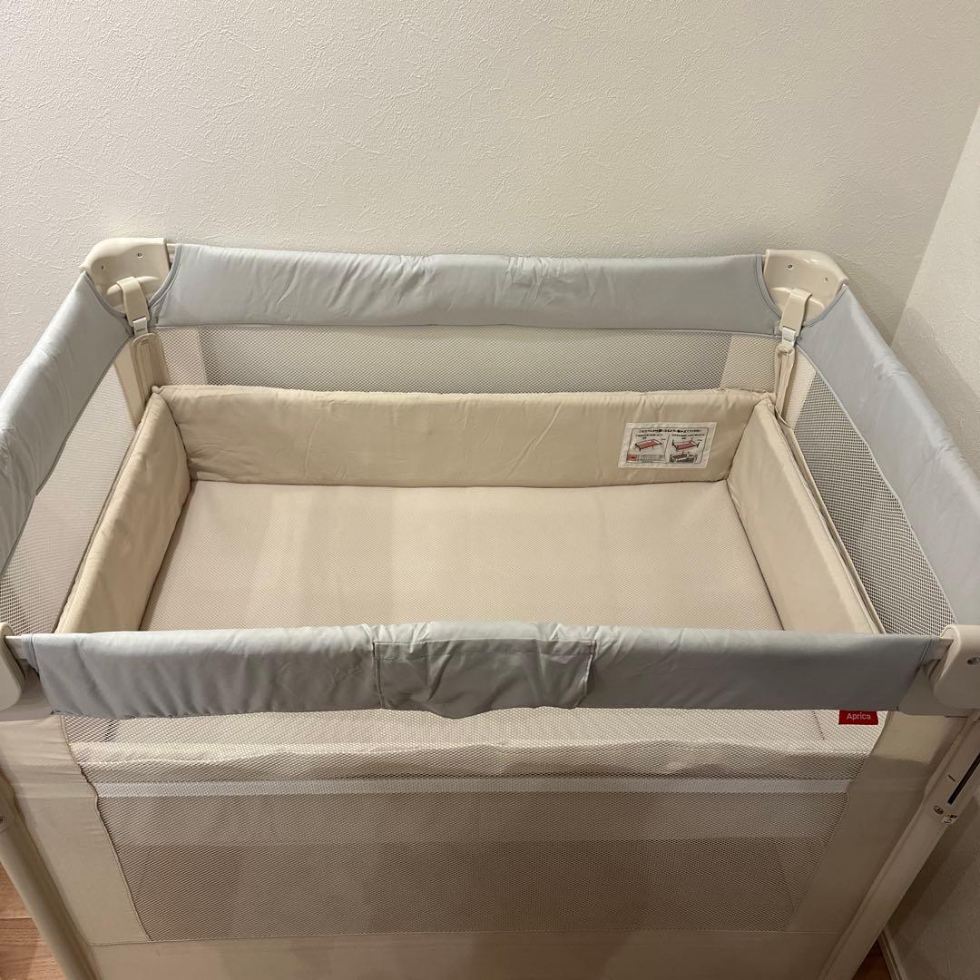 アップリカ ココネルエアーAB ベビーベッド ホワイトグレー