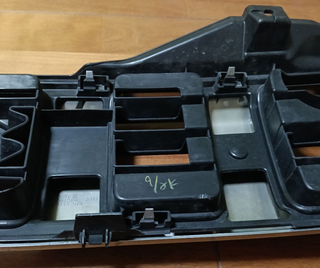 【限定セール】JB23ジムニー10型ランドベンチャー純正フロントグリル