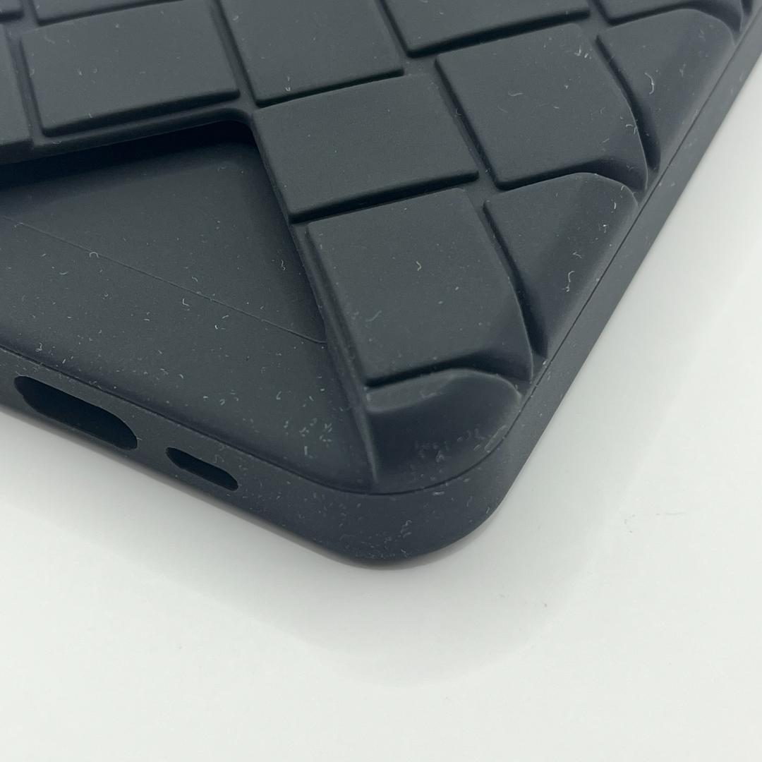 【特価！】ボッテガ iPhone 13 PRO シリコンケース カードスロット