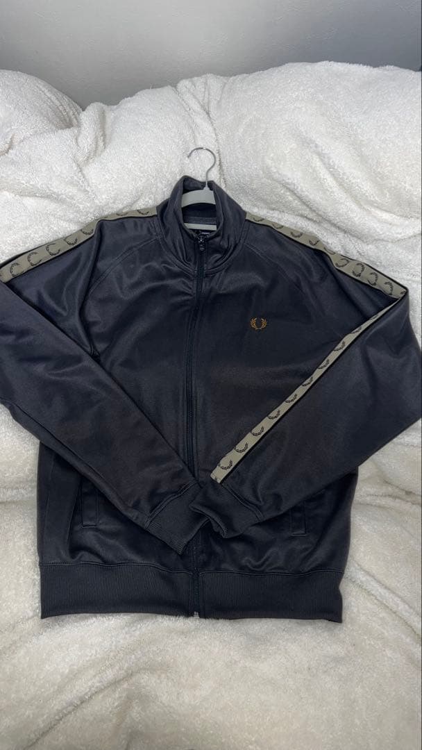 FRED PERRY 黒 ジップアップジャケット Mサイズ