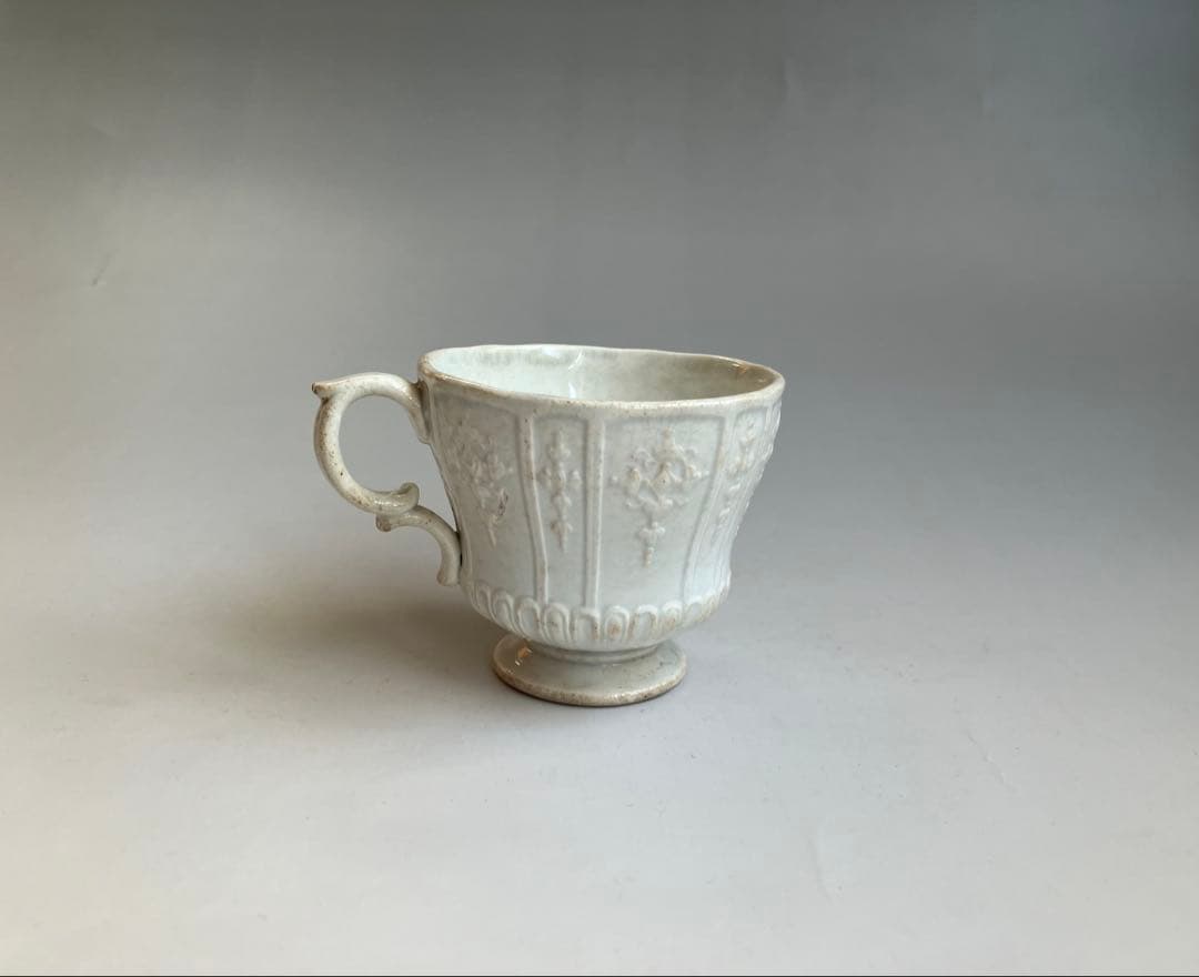 レア19C　クレイユモントロー　レリーフの美しいカップ フランス　アンティーク