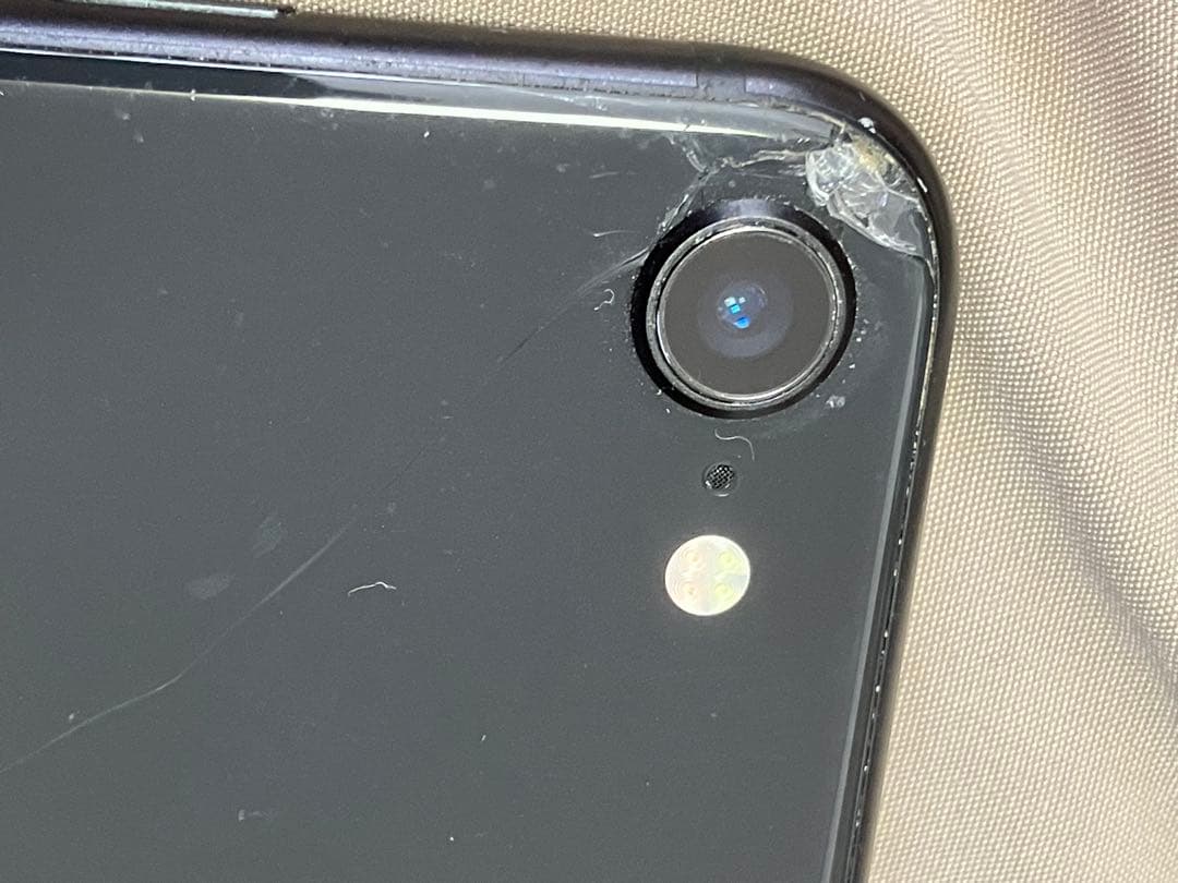 Apple iPhone 第2世代 (SE2) 128gb 中古