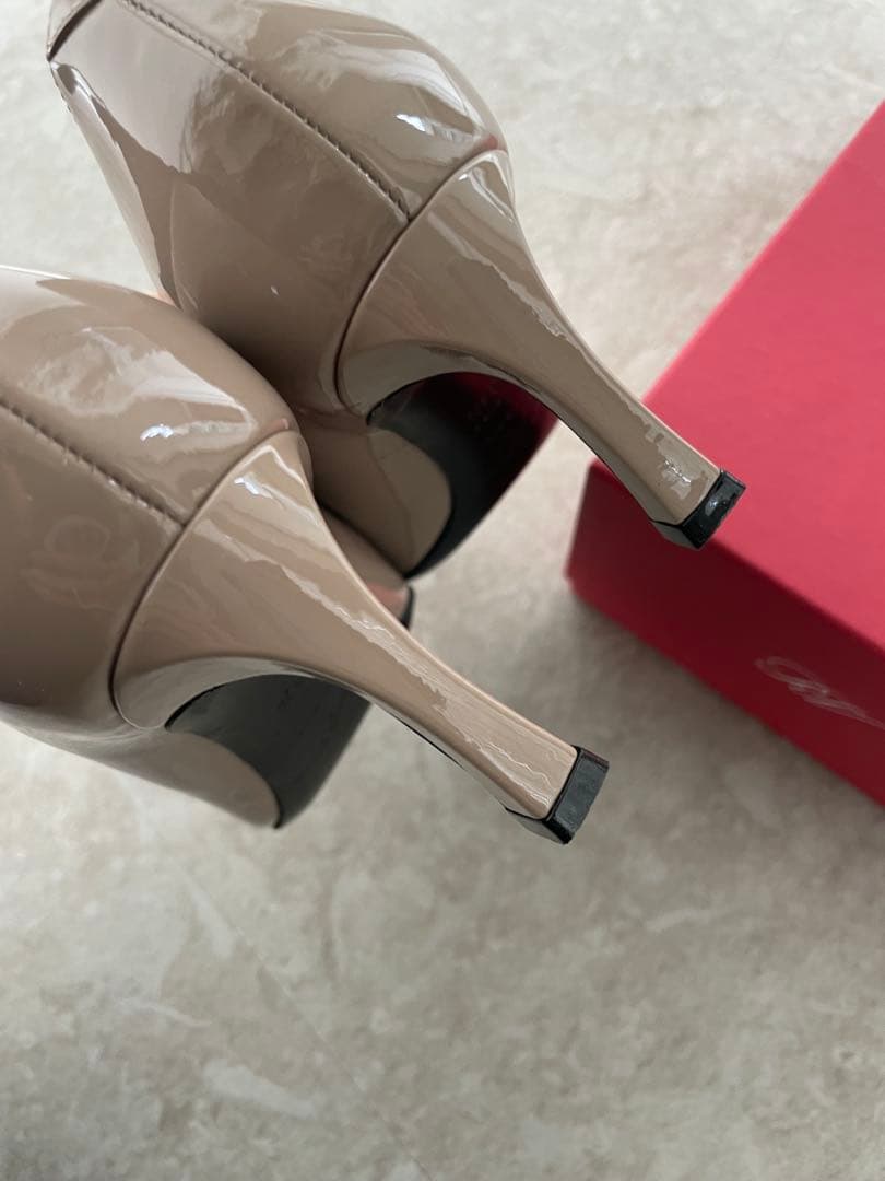 かれん　人気色デザインRoger Vivierロジェヴィヴィエ　パンプス