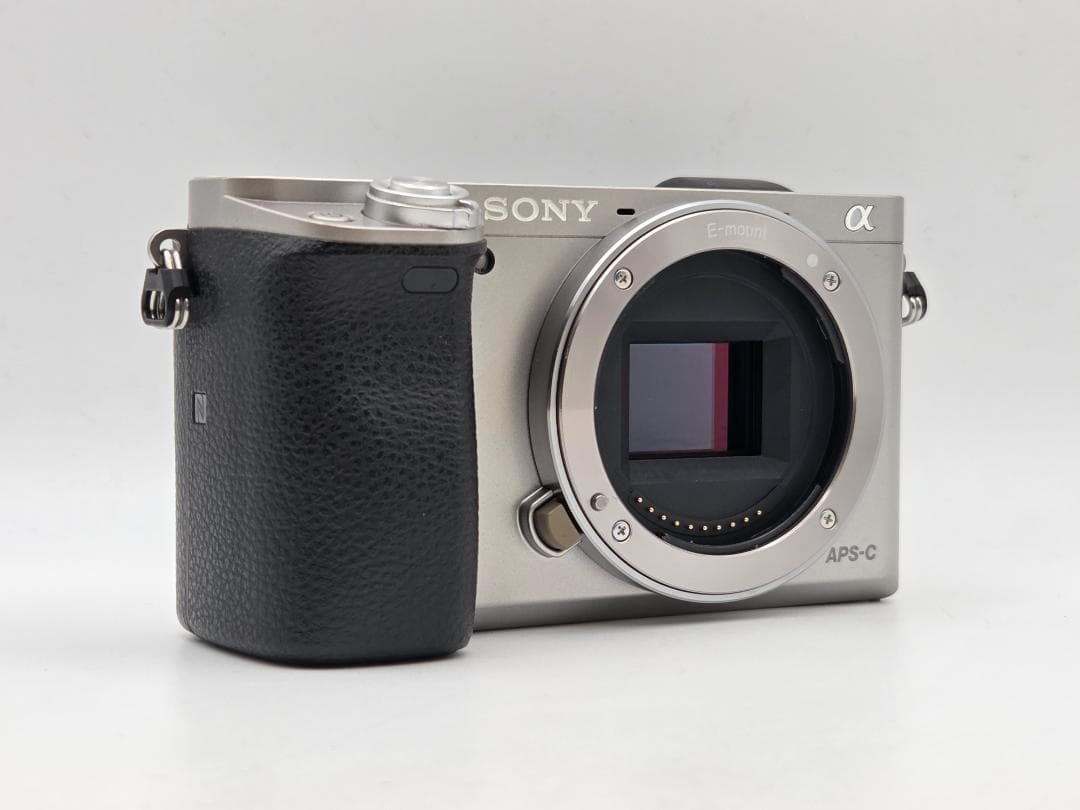 ソニー　SONY α6000 ボディ シルバー ILCE-6000