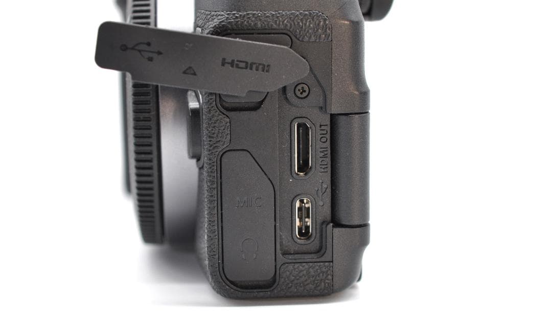 Canon EOS RP ミラーレスカメラ 本体 64GbSDXCカード付き