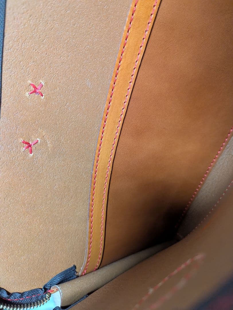 【希少】HERZ ヘルツ 本革 レザー クラッチバッグ PCケース A4