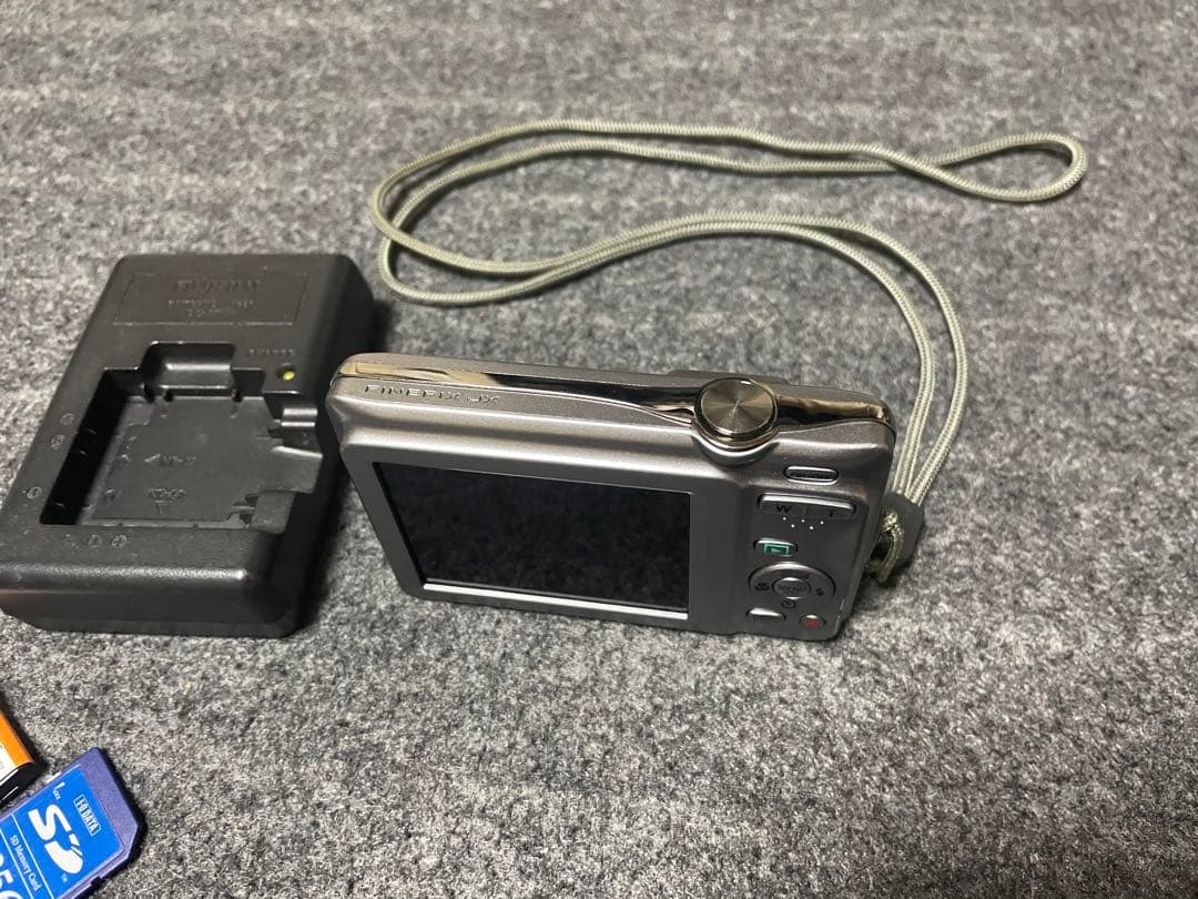 【美品】FUJIFILM FINEPIX JX550 シルバー　動作確認済