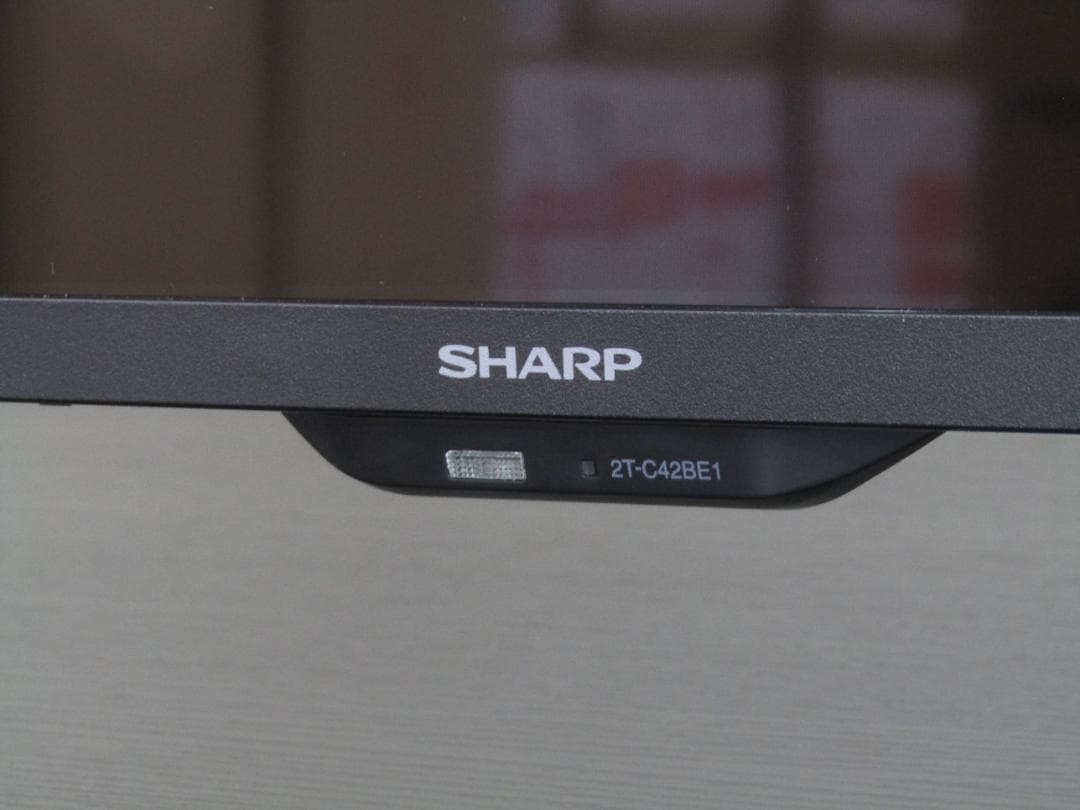 麦わら一味船長モンキーDルフィー様シャープ 液晶テレビ 2T-C42BE1
