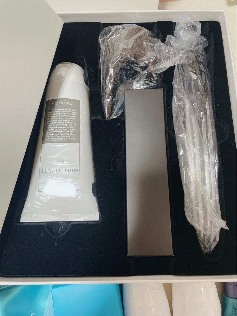 美ボディー　メイク　エステ　EMS ラジオ派　パイラナイト　PYR KNIGHT