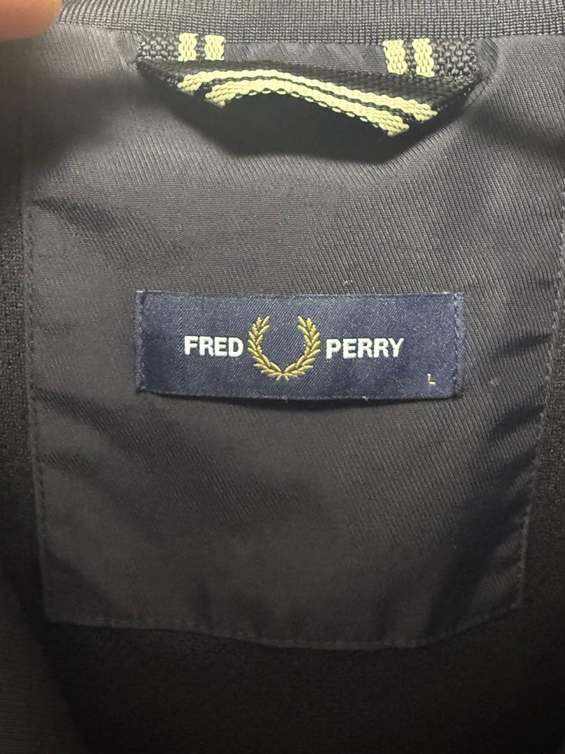 フレッドペリー 黒 ナイロンジャケット