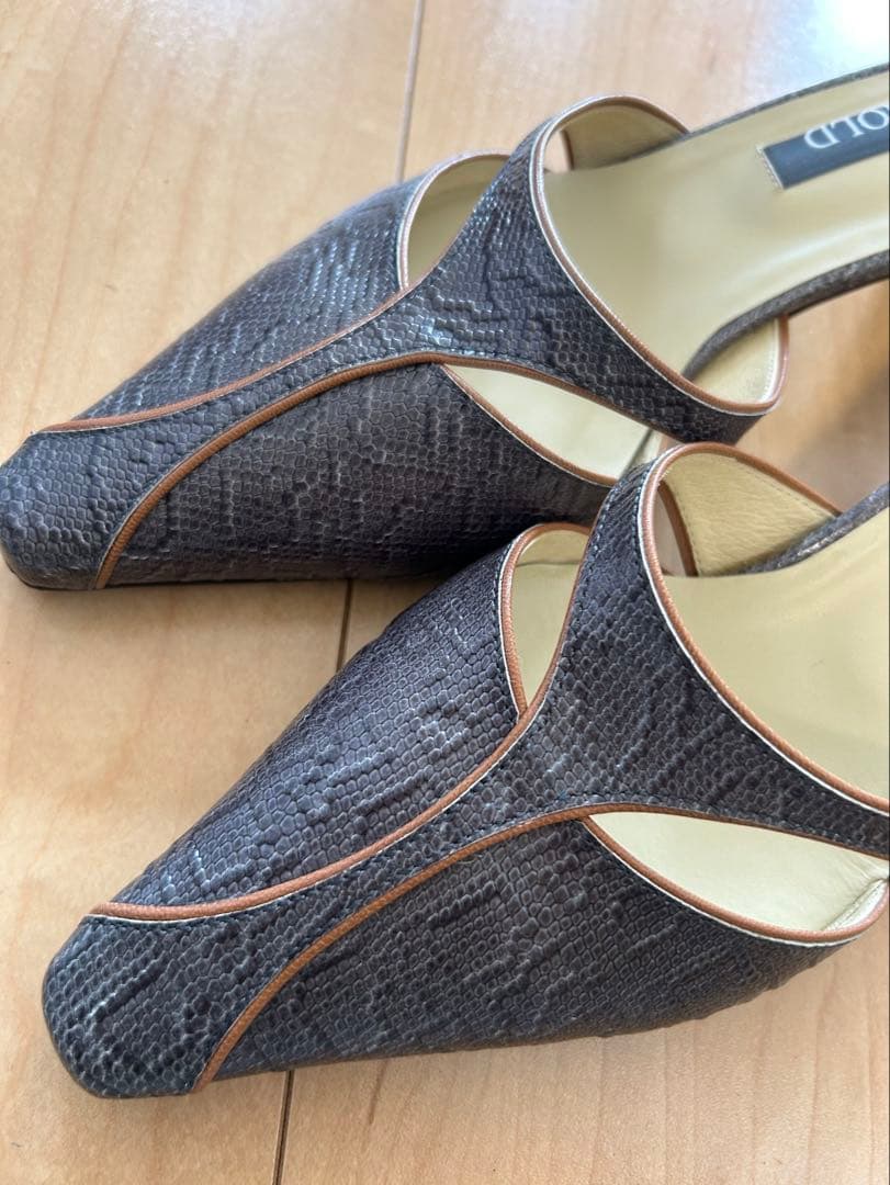 【美品】アンチショルド　ローラ　38