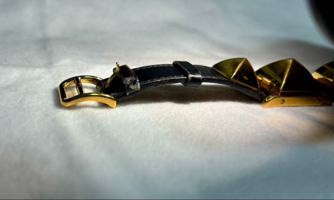 HERMES メドール スタッズ 腕時計 ゴールド