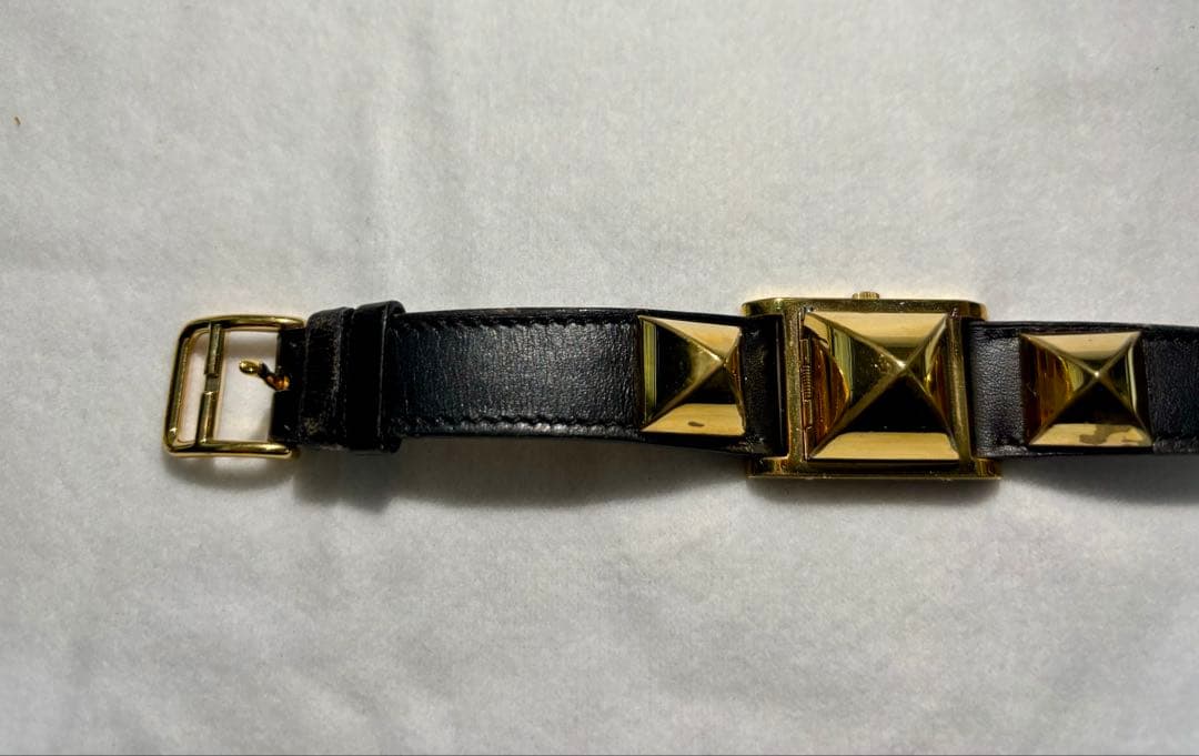 HERMES メドール スタッズ 腕時計 ゴールド