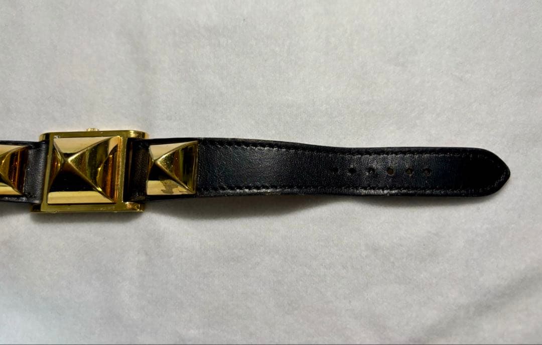 HERMES メドール スタッズ 腕時計 ゴールド
