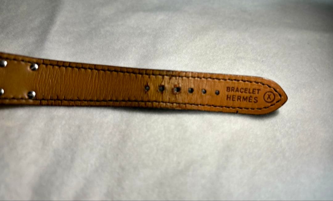 HERMES メドール スタッズ 腕時計 ゴールド