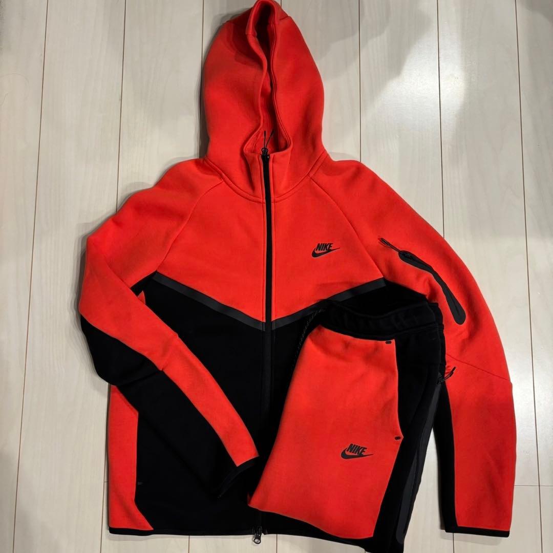 NIKE テックフリース 上下 Lサイズ セットアップ レッド ブラック 冬服