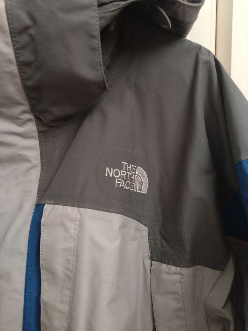 THE NORTH FACE HYVENT ナイロンジャケット Mサイズ グレー