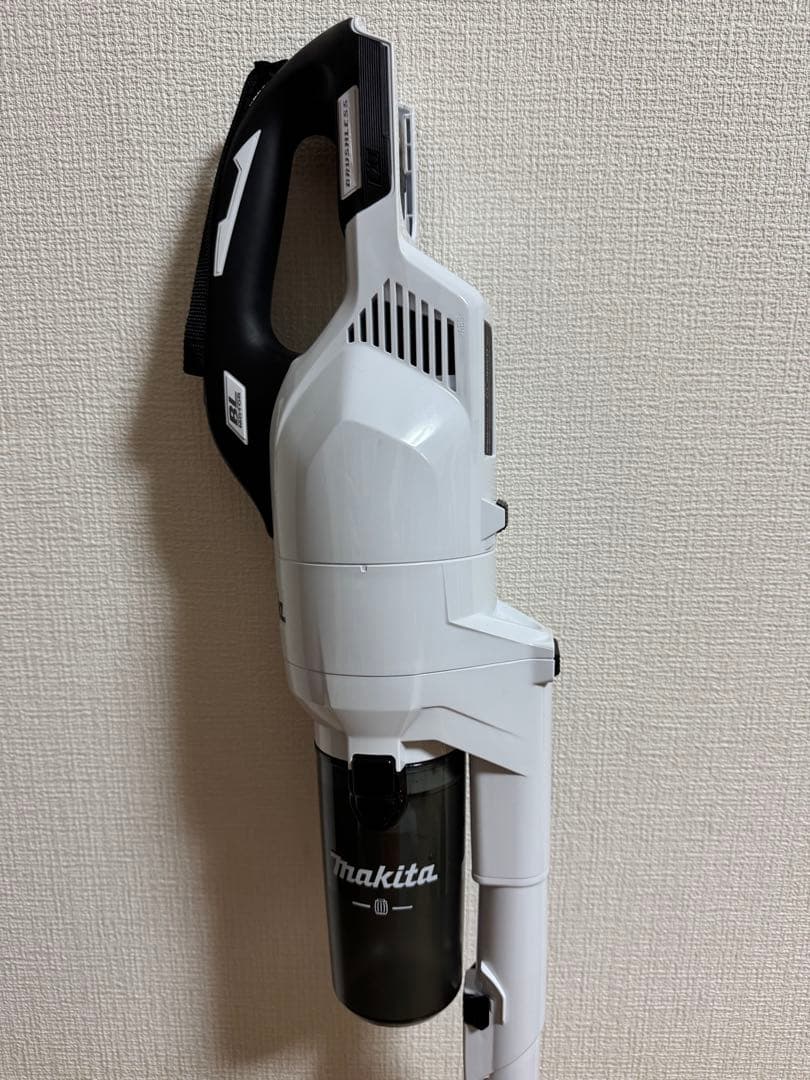 Makita マキタ　CL286FD 充電式クリーナー 18v