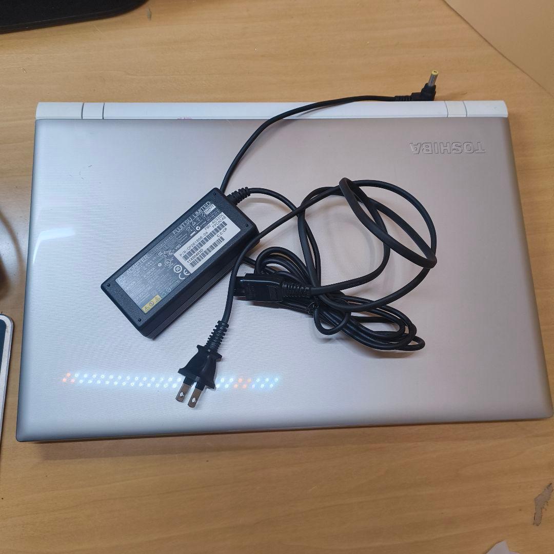 東芝ノートパソコン dynabook T75/UG/ ジャンク扱い