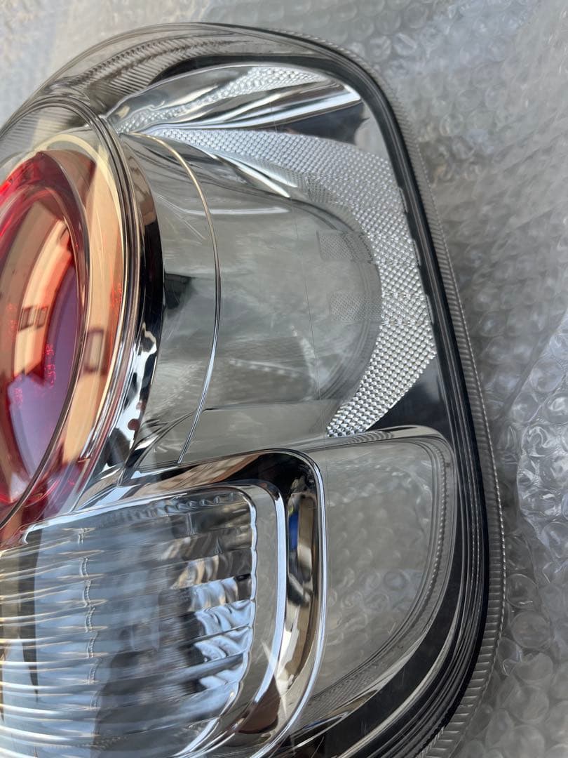 値下げ　LA800S ムーヴキャンバス　テールランプ　左右セット