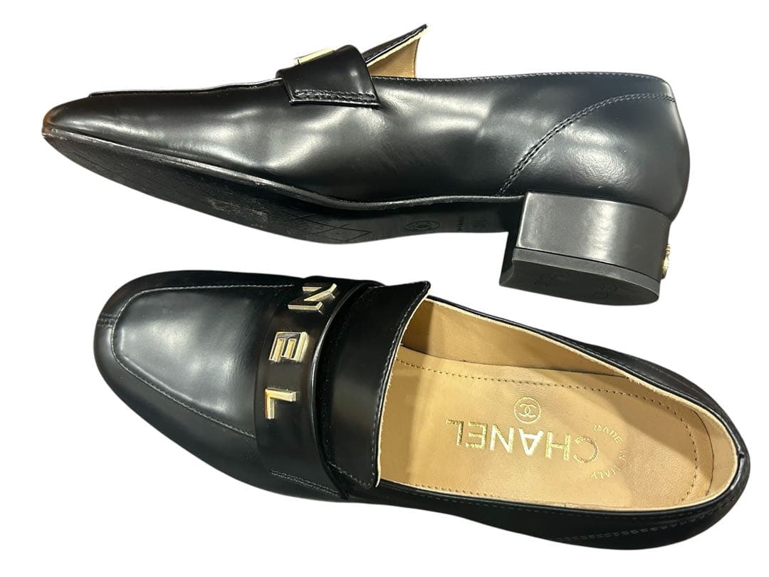 CHANEL ロゴローファー ブラック シャイニーカーフスキン　23㎝