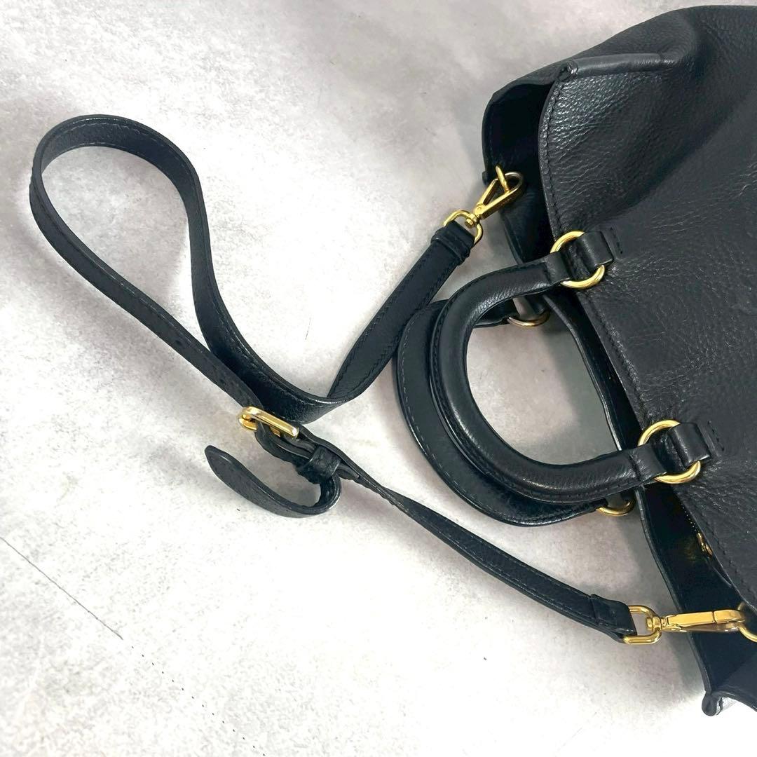 美品PRADAプラダ2wayショルダーバッグ ビジネストートバッグレザー型押ロゴ