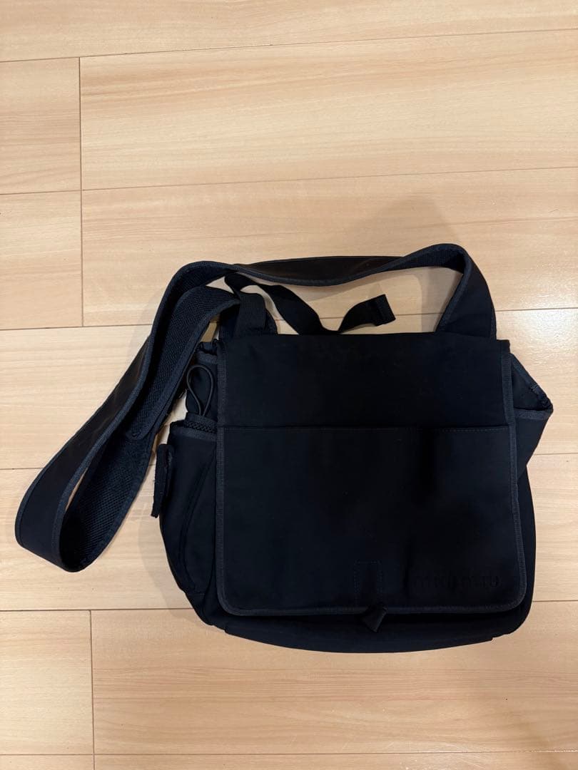 miumiu 斜め掛けバッグ