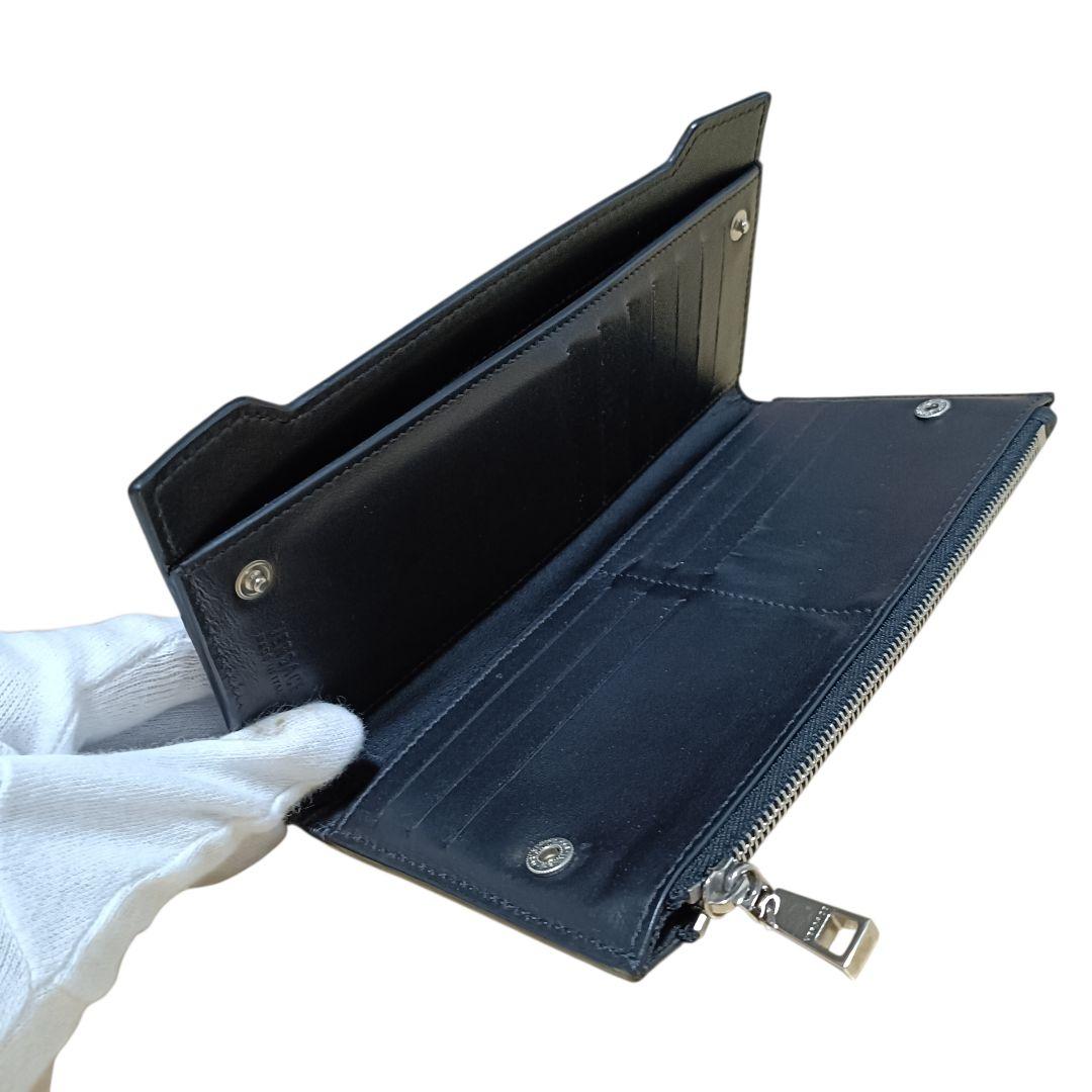 美品 ベルサーチ VERSACE ブラック 差し込みカードケース付 長財布