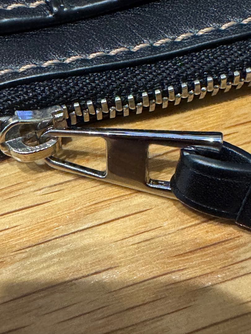 LOEWE☆パズルロングカードホルダー　ブラック