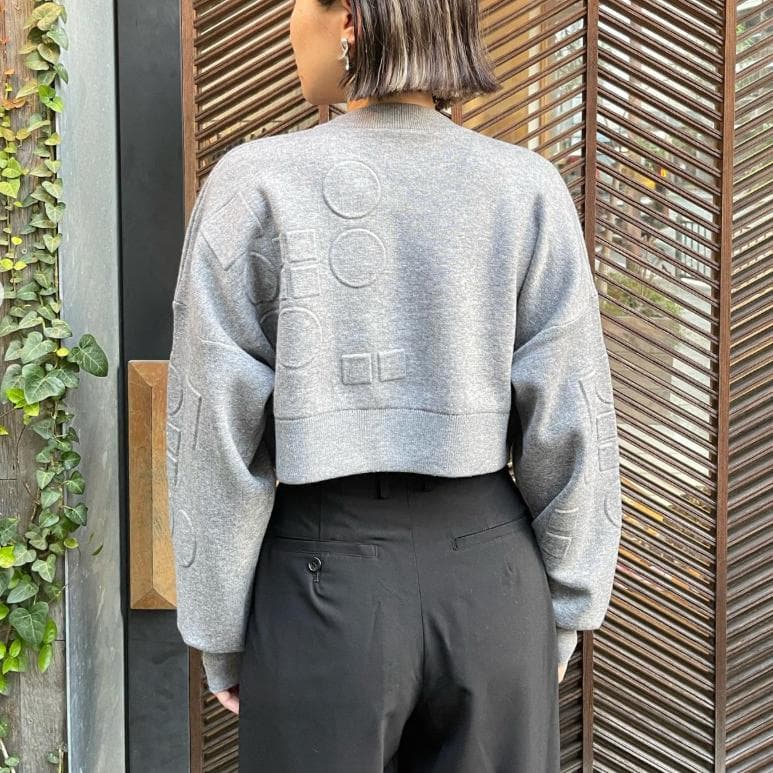 エンフォルド 23AW　O EMBOSS CROPPED PULLOVER