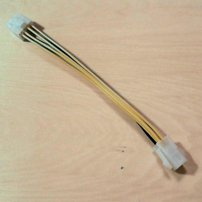 可愛らしいミニタワー筐体に、Core i5 4590 256SSD 8GB