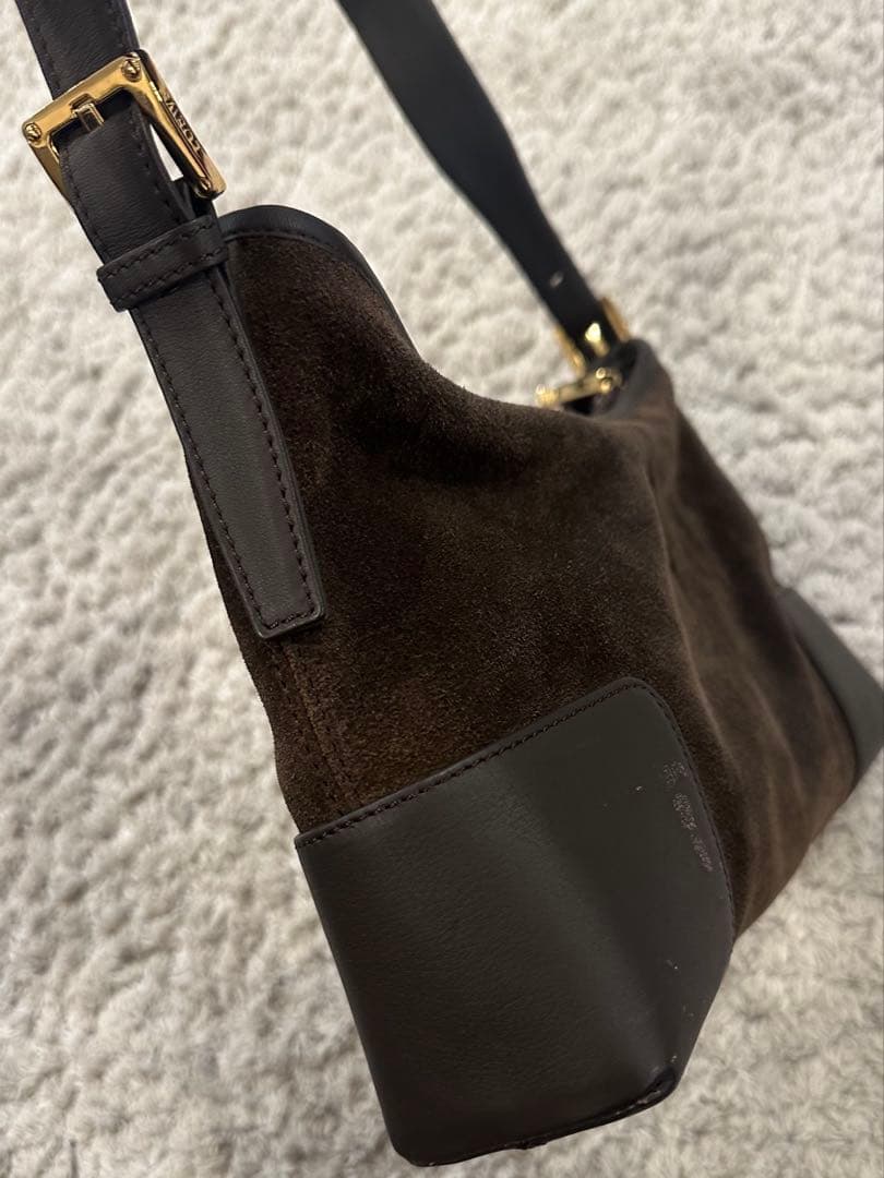 ロエベショルダーバッグ