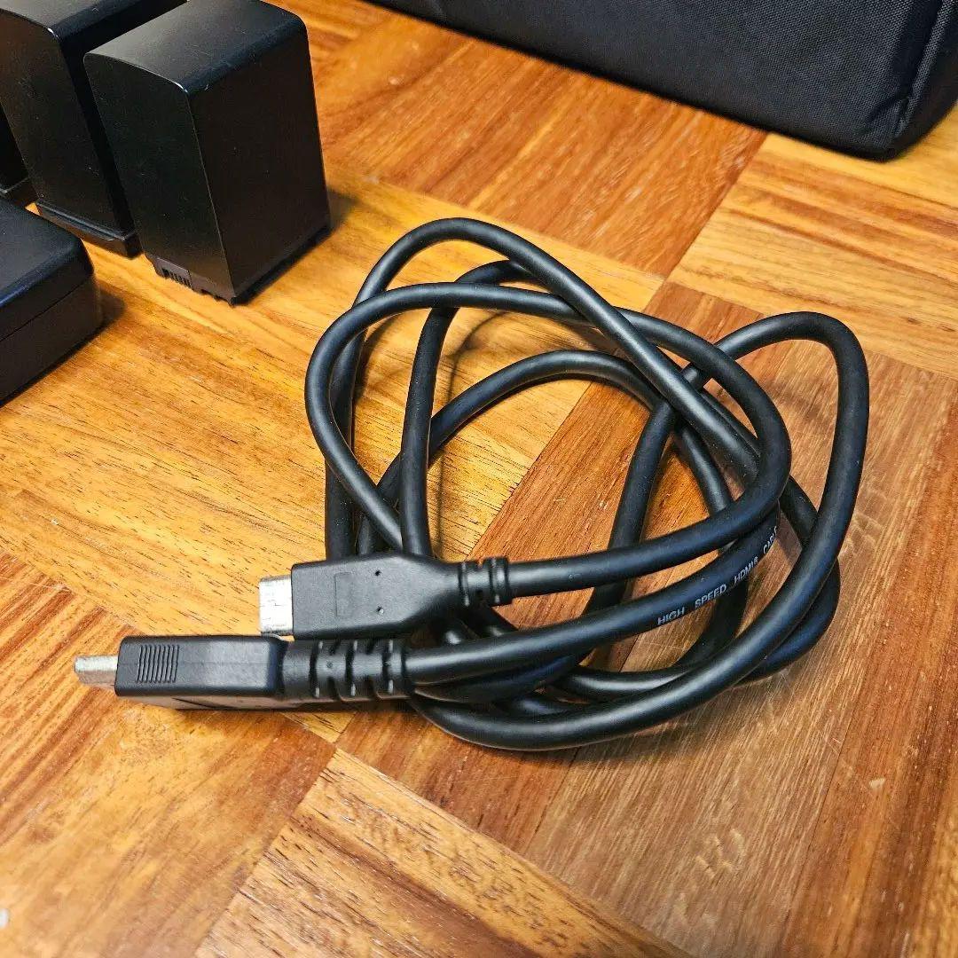 【匿名配送】Canon XA30業務用HDビデオカメラ バッテリー3個ケース付き