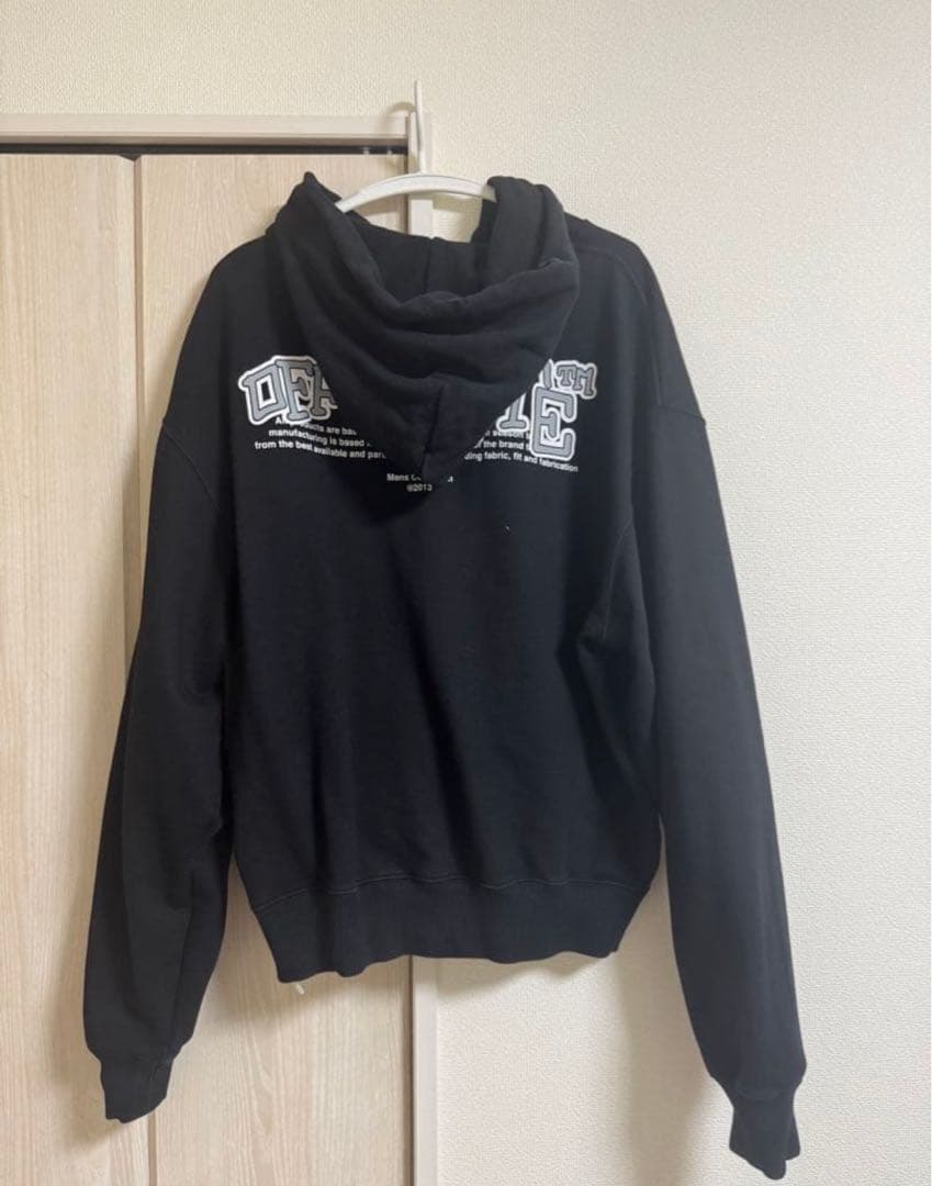 OFF-WHITE ブラック フード付きパーカー