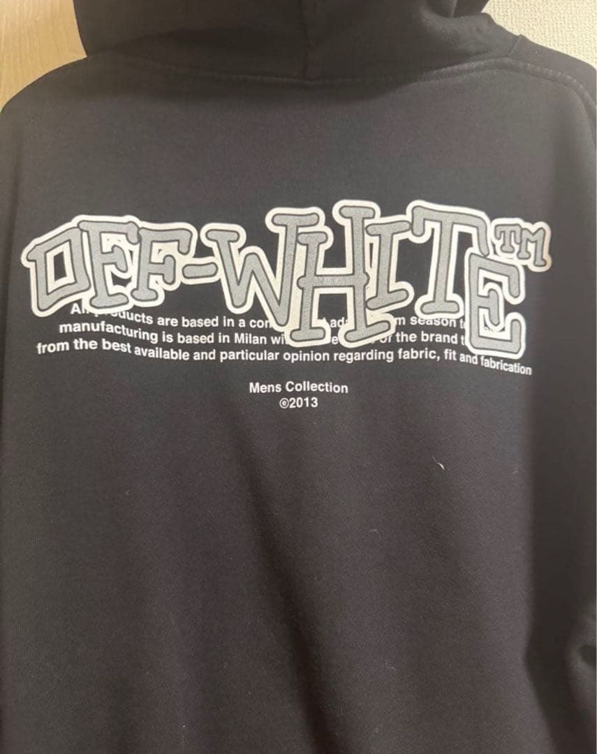 OFF-WHITE ブラック フード付きパーカー